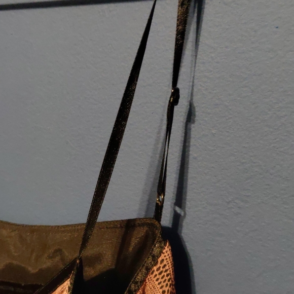 3/ $25 Express top - Picture 6 of 6